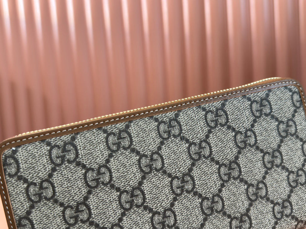 Gucci wallet