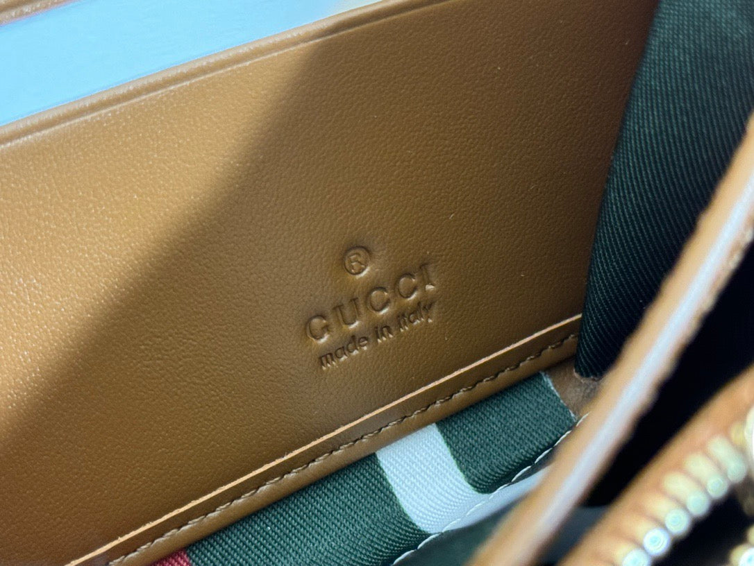 Gucci wallet