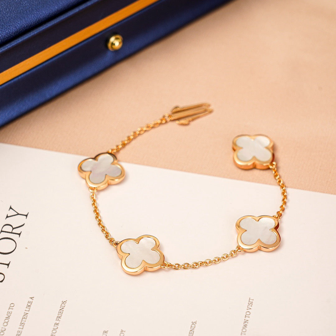 vca bracelet