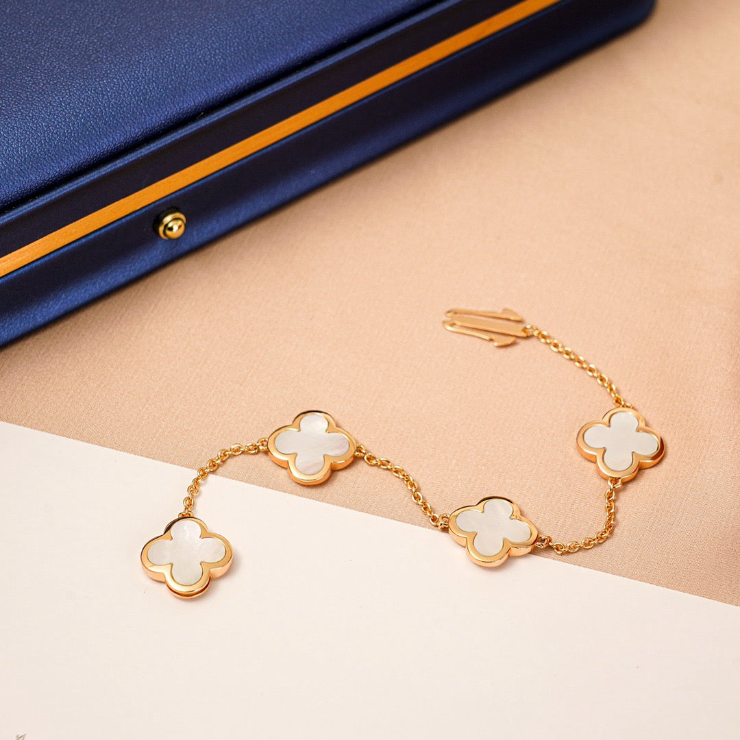vca bracelet