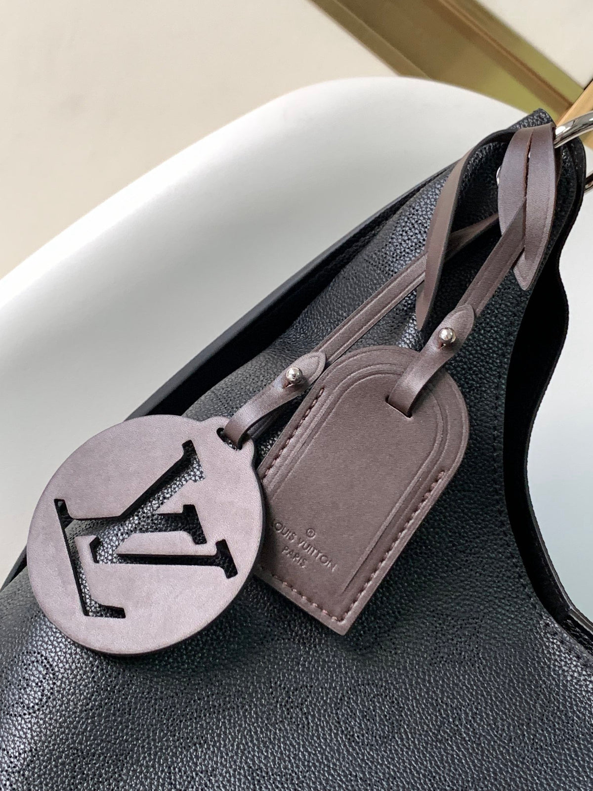 Lv