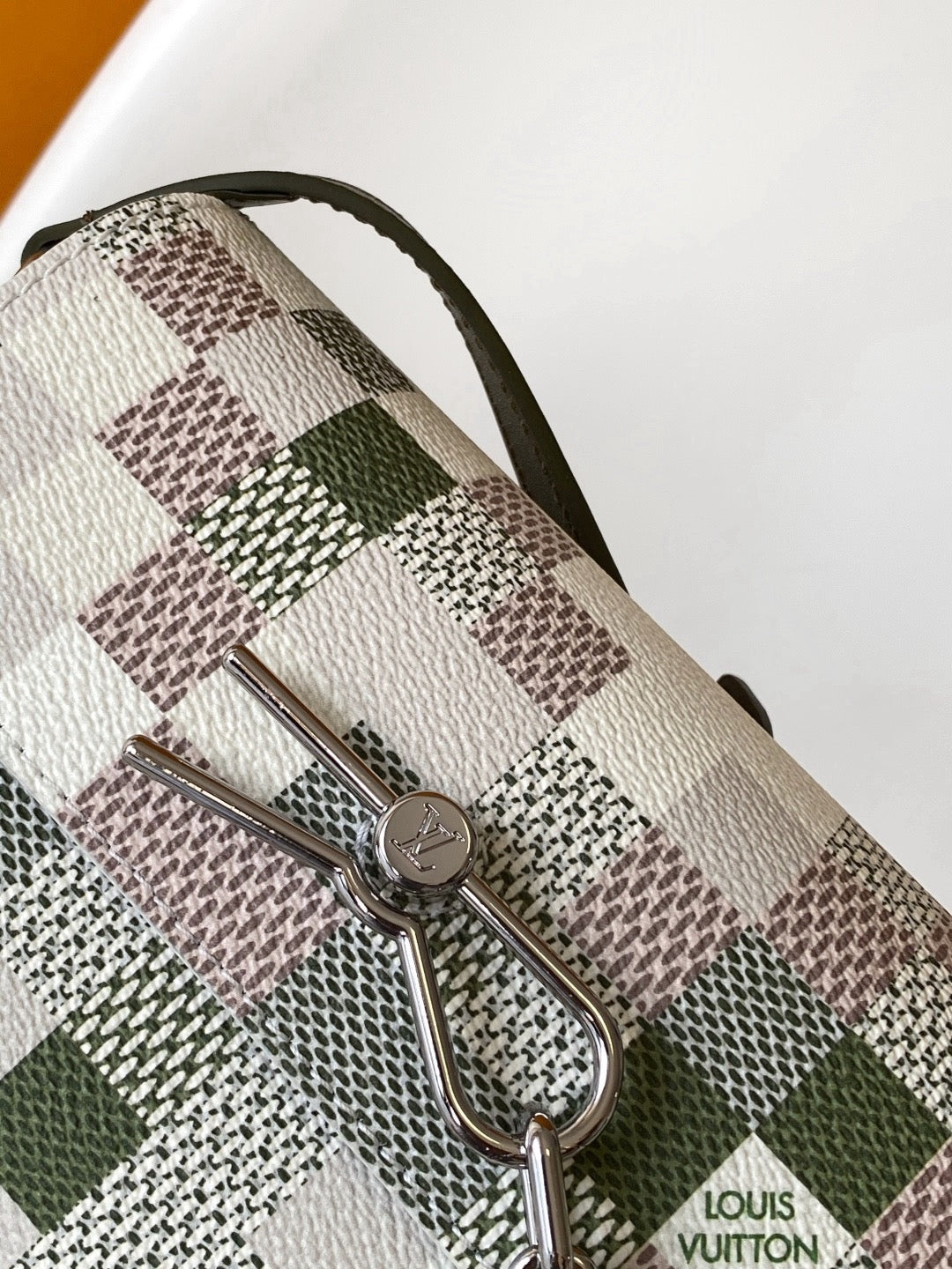 Lv