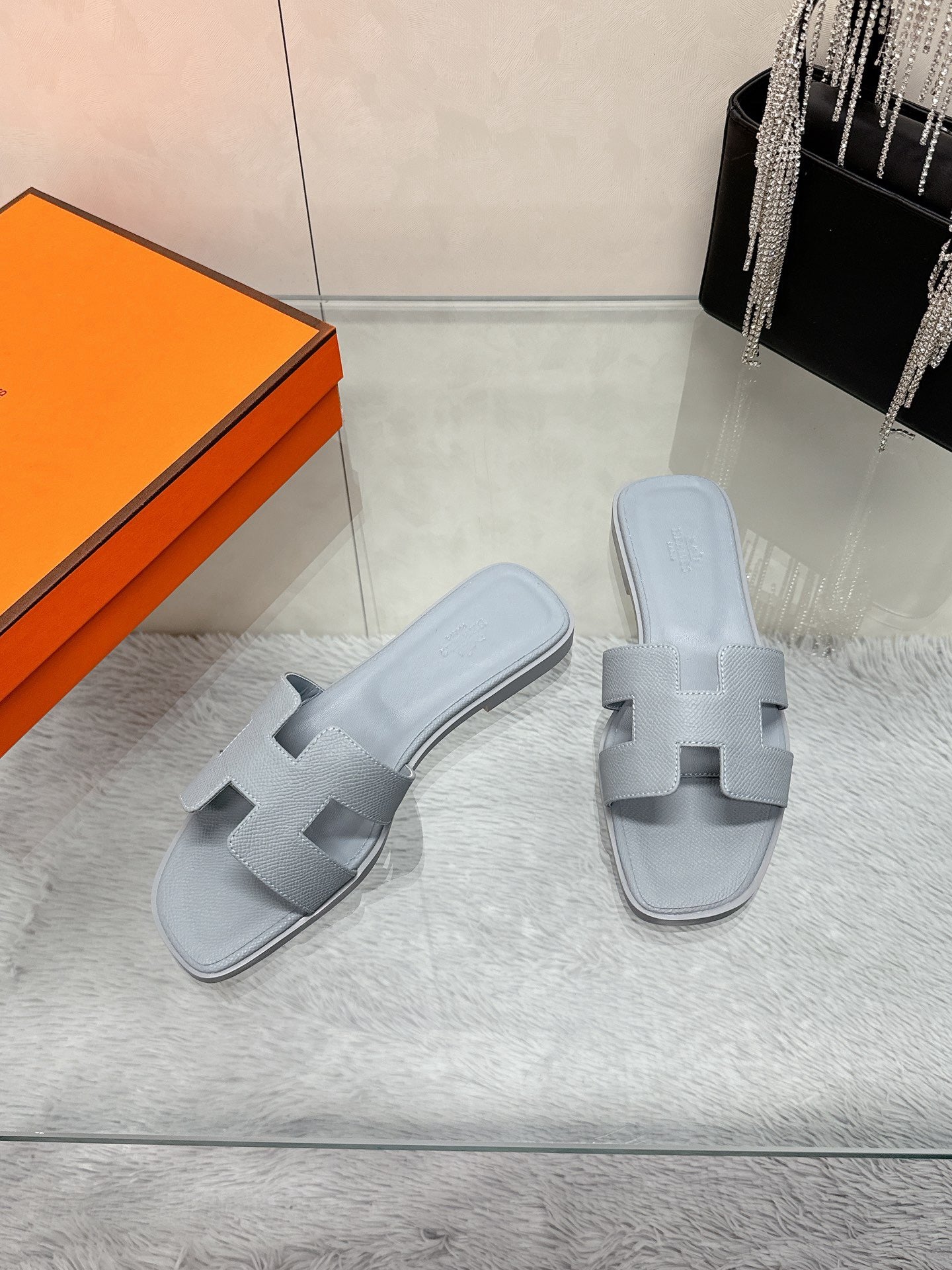H slippers