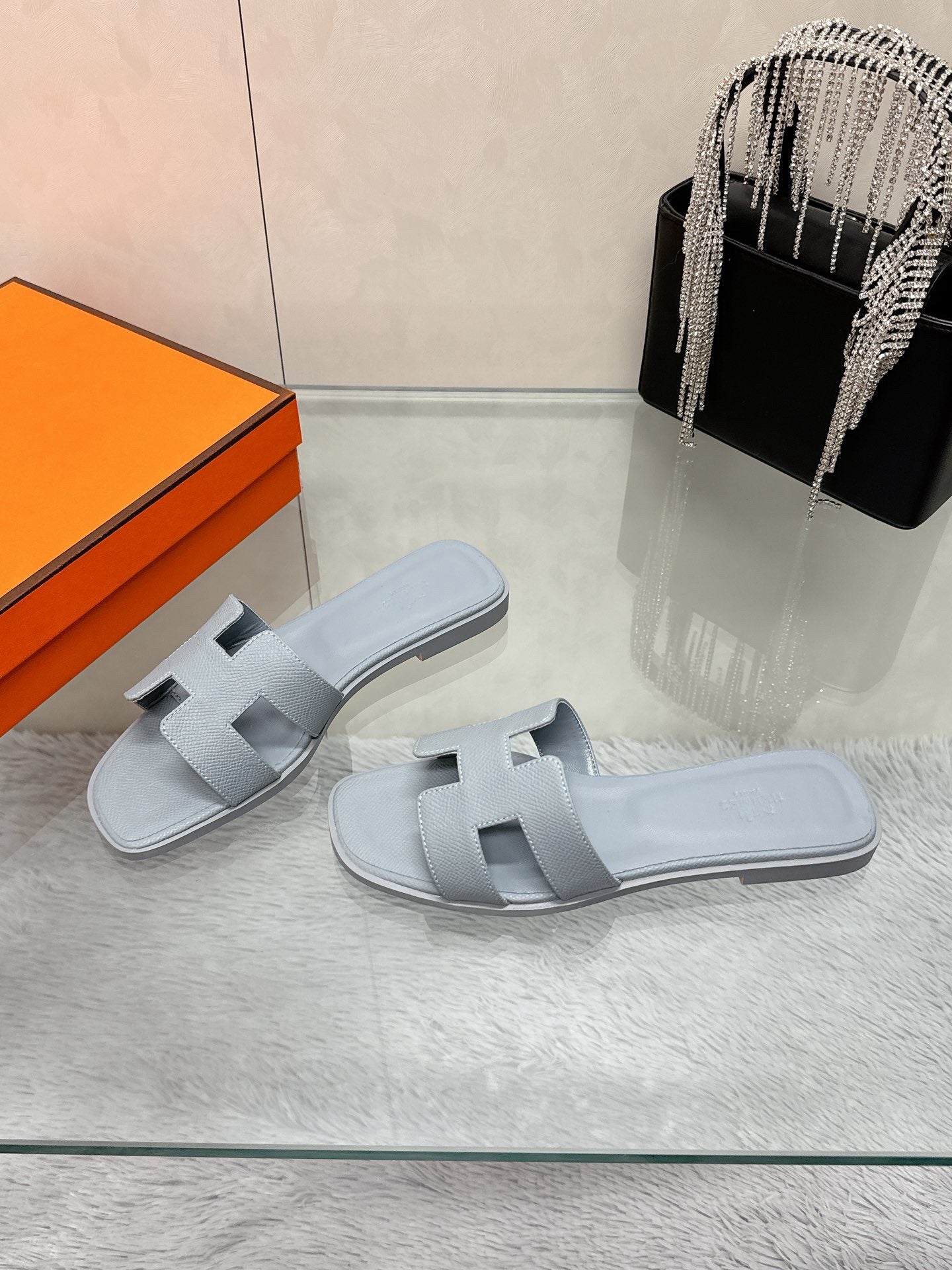 H slippers