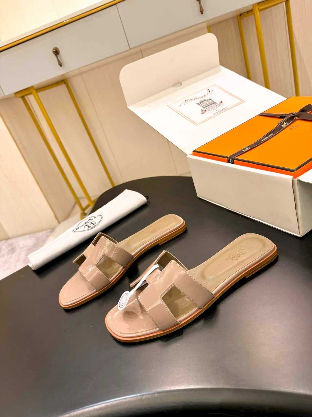 H slippers