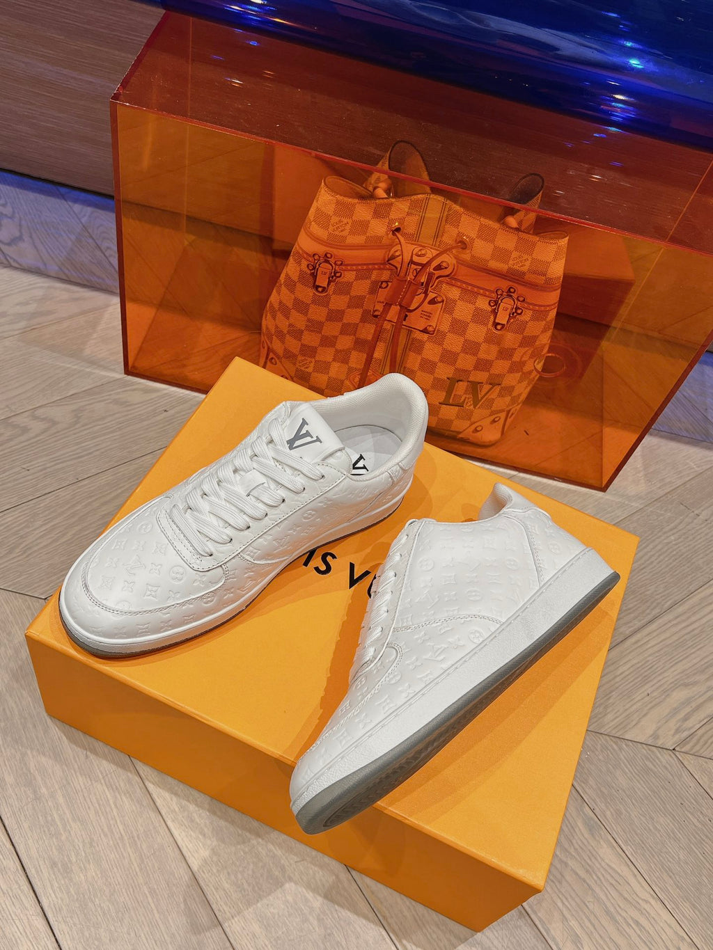 LV