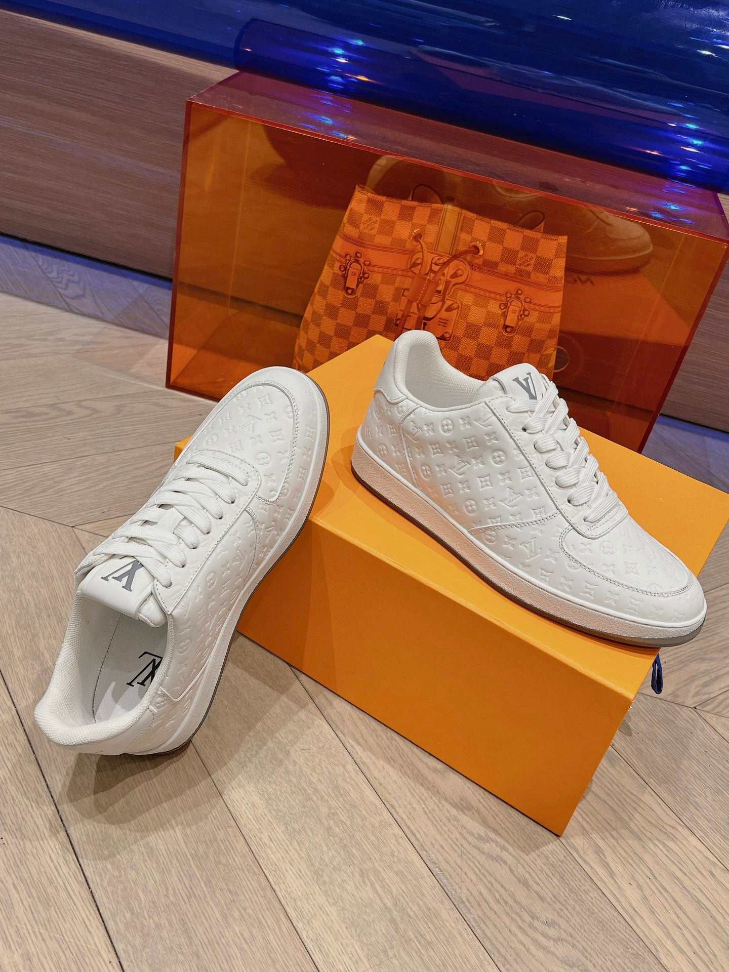 LV