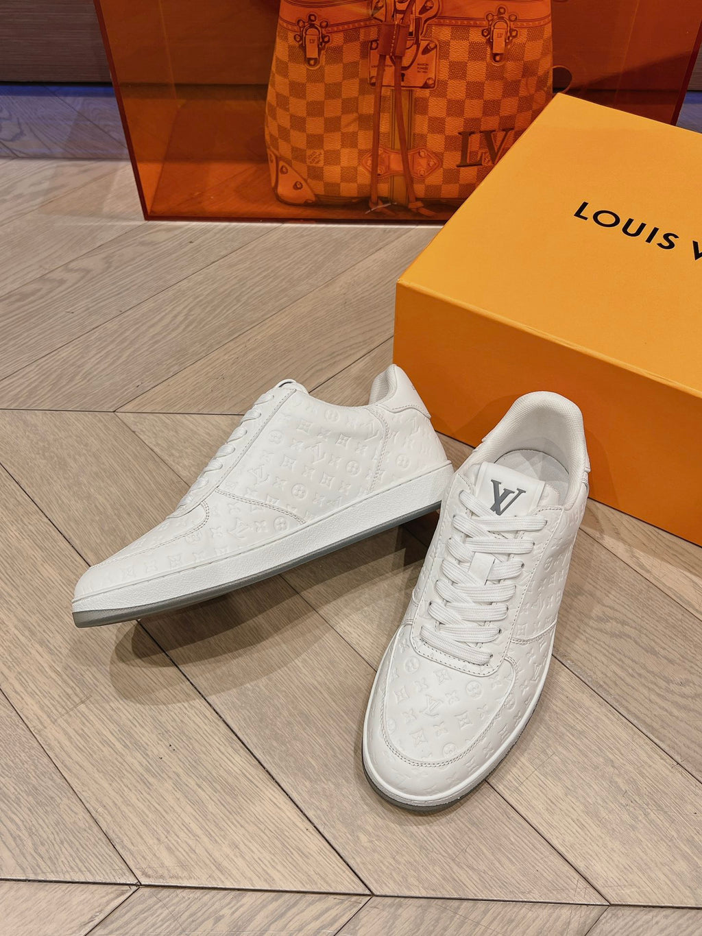 LV