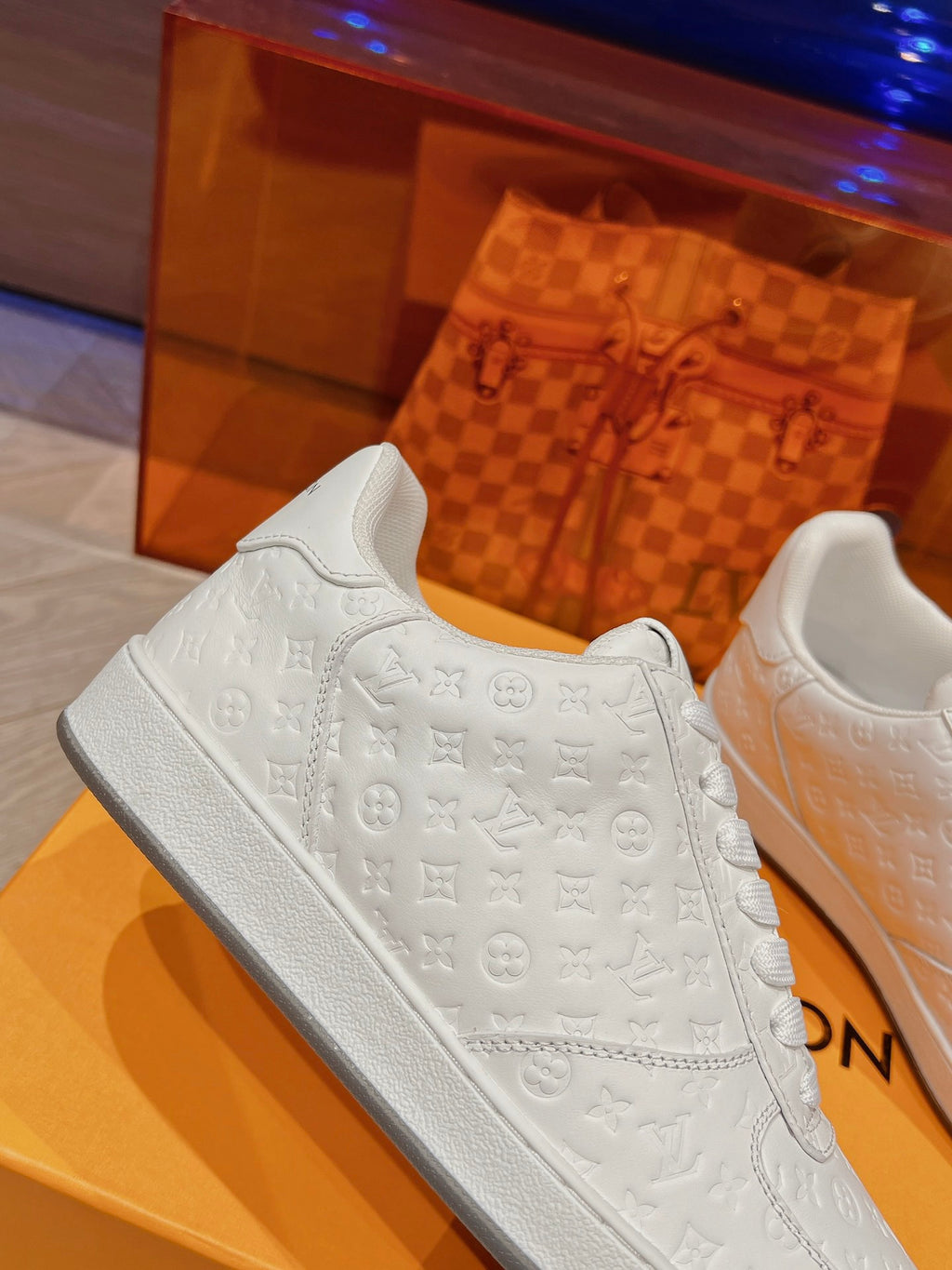 LV