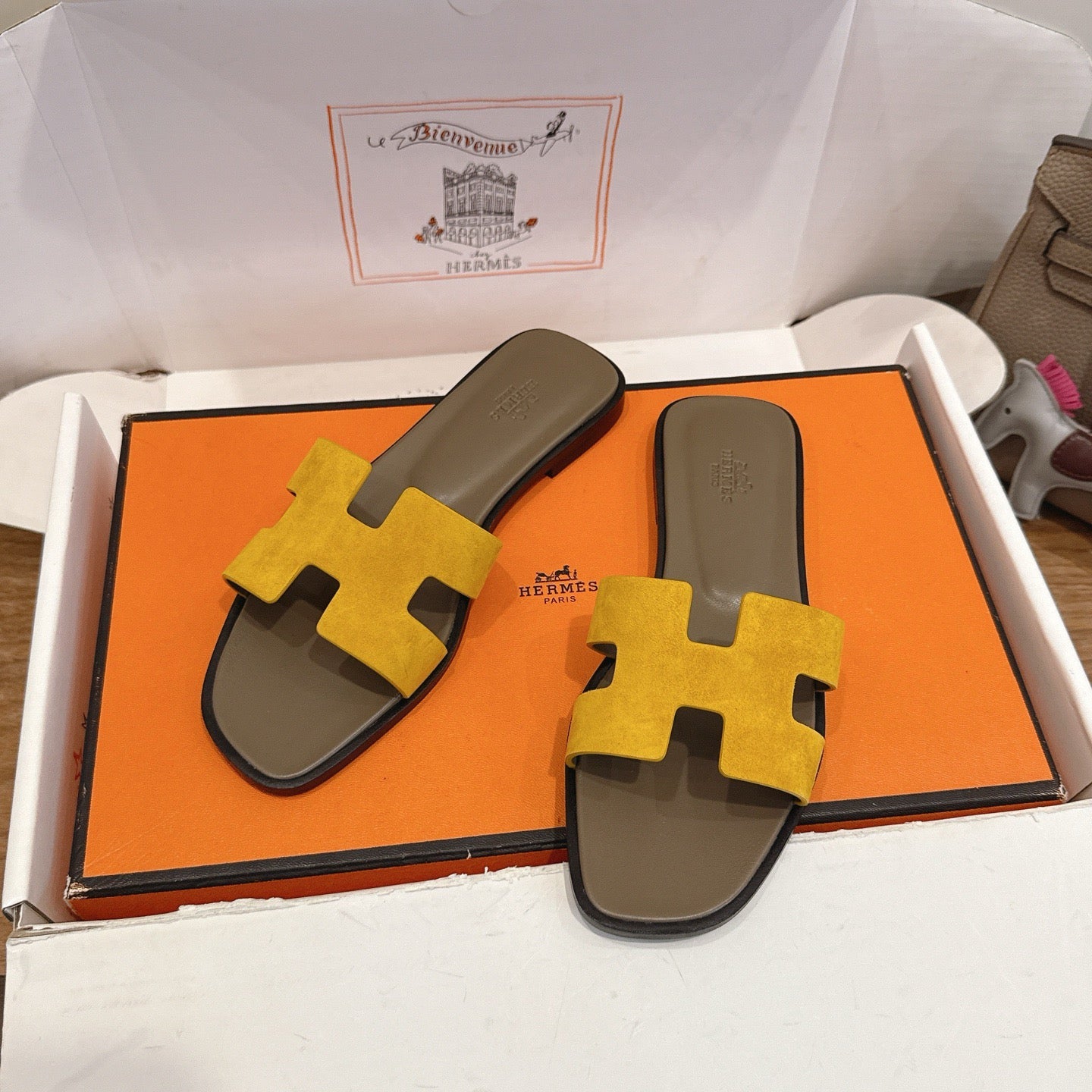 H slippers