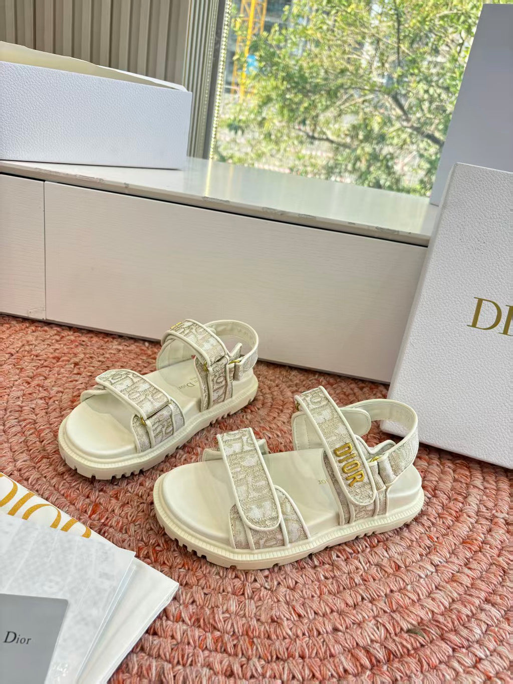 Dior
