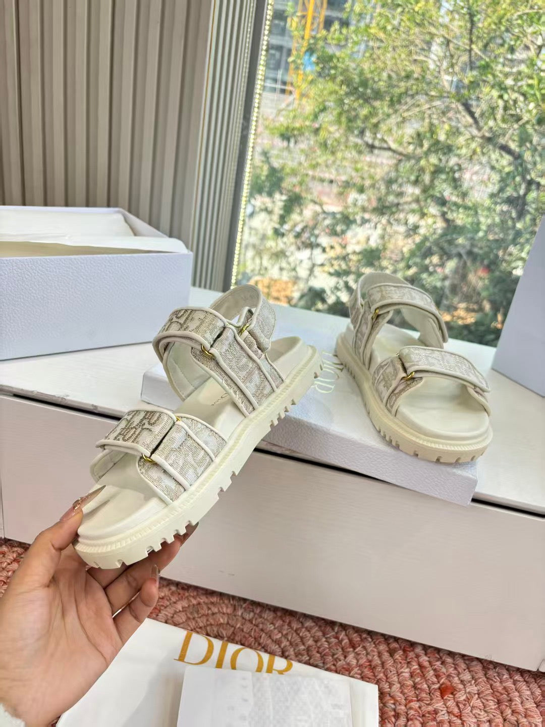 Dior