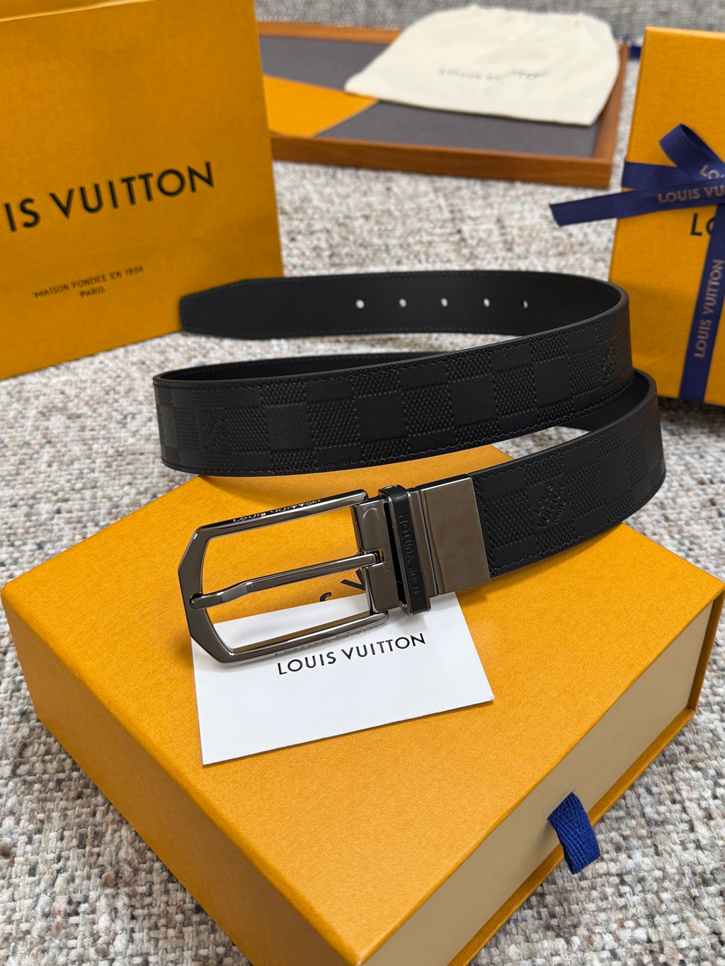 Lv Belt