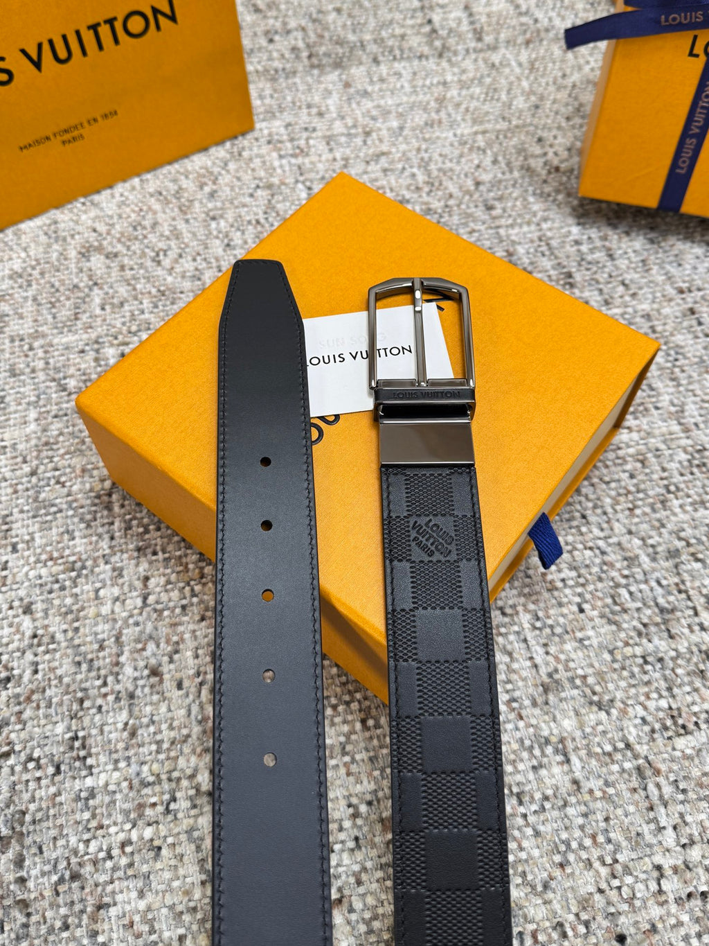 Lv Belt