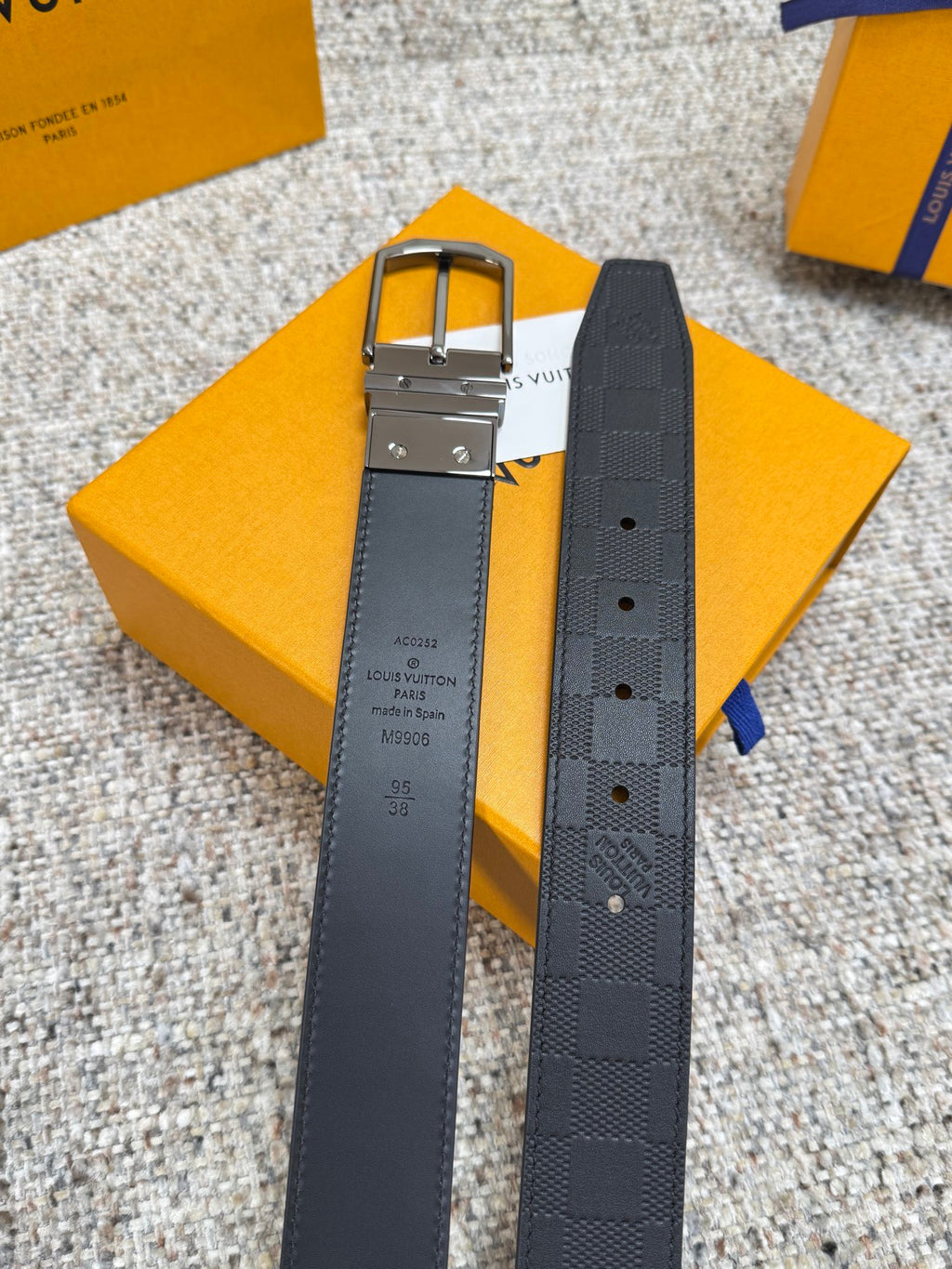 Lv Belt