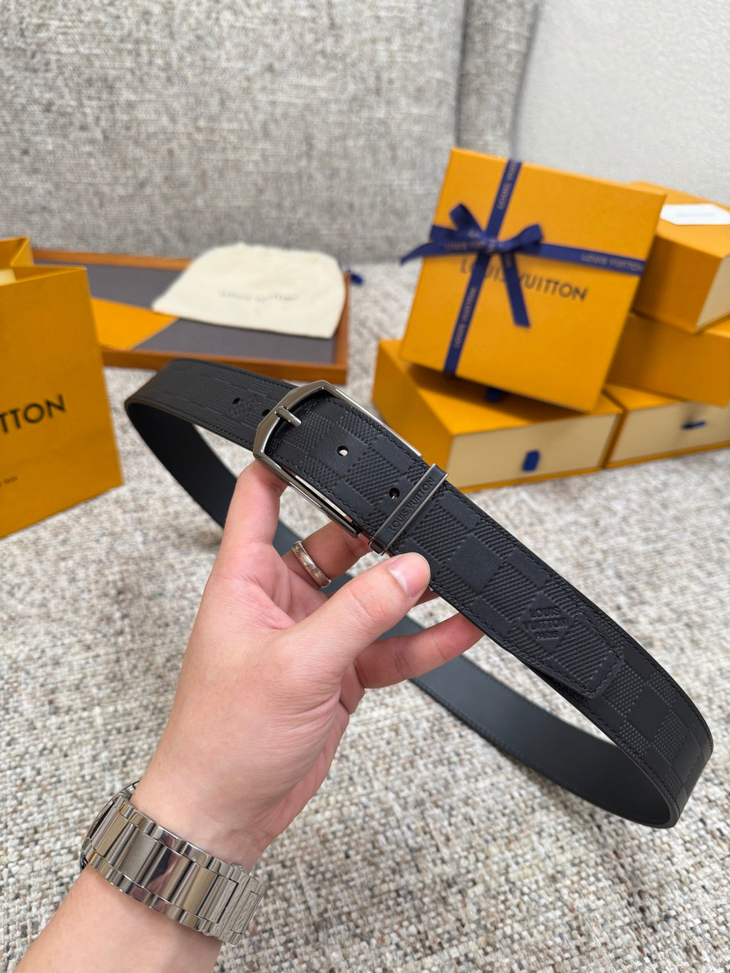 Lv Belt