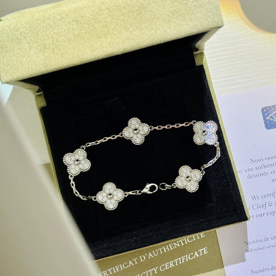 vca bracelet