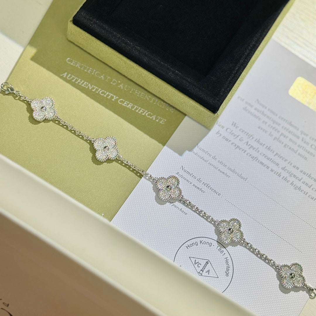 vca bracelet