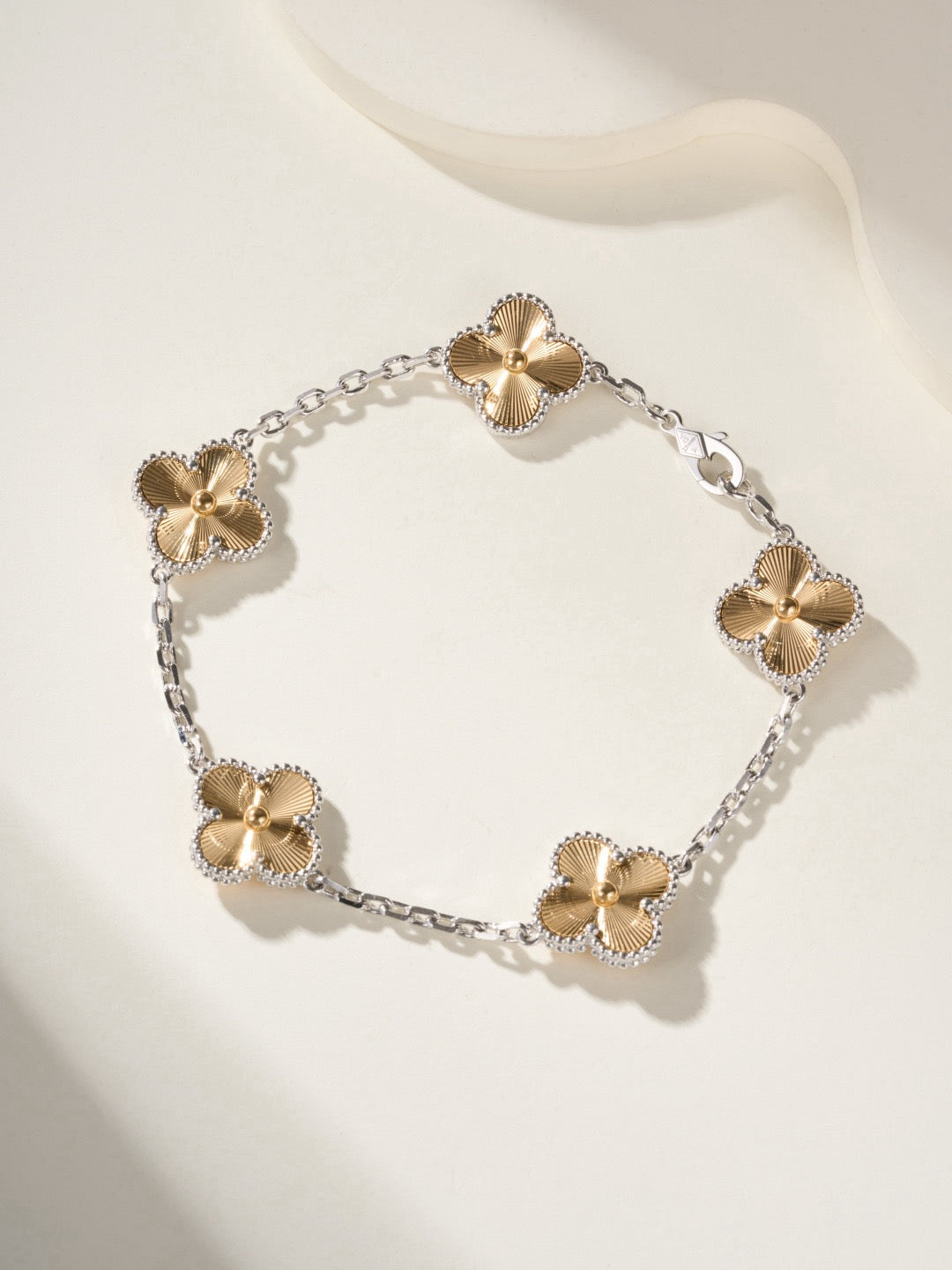 Vca bracelet