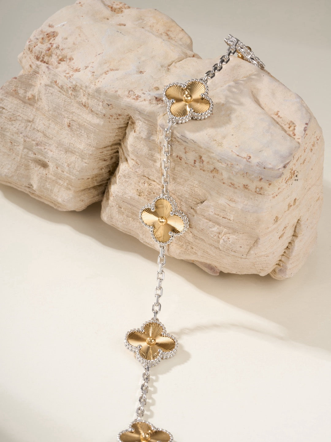 Vca bracelet