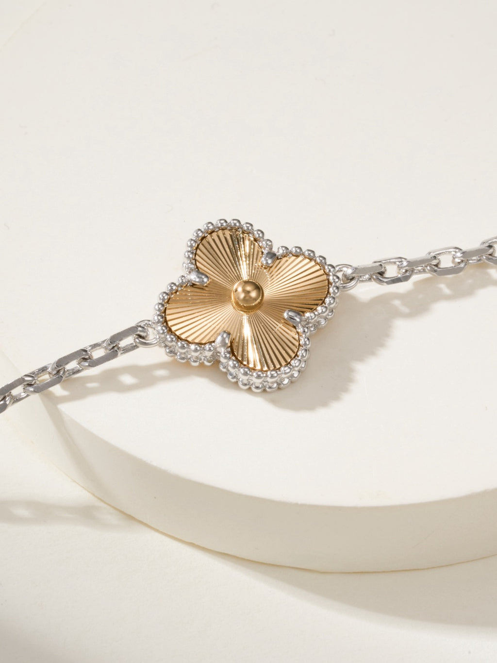 Vca bracelet