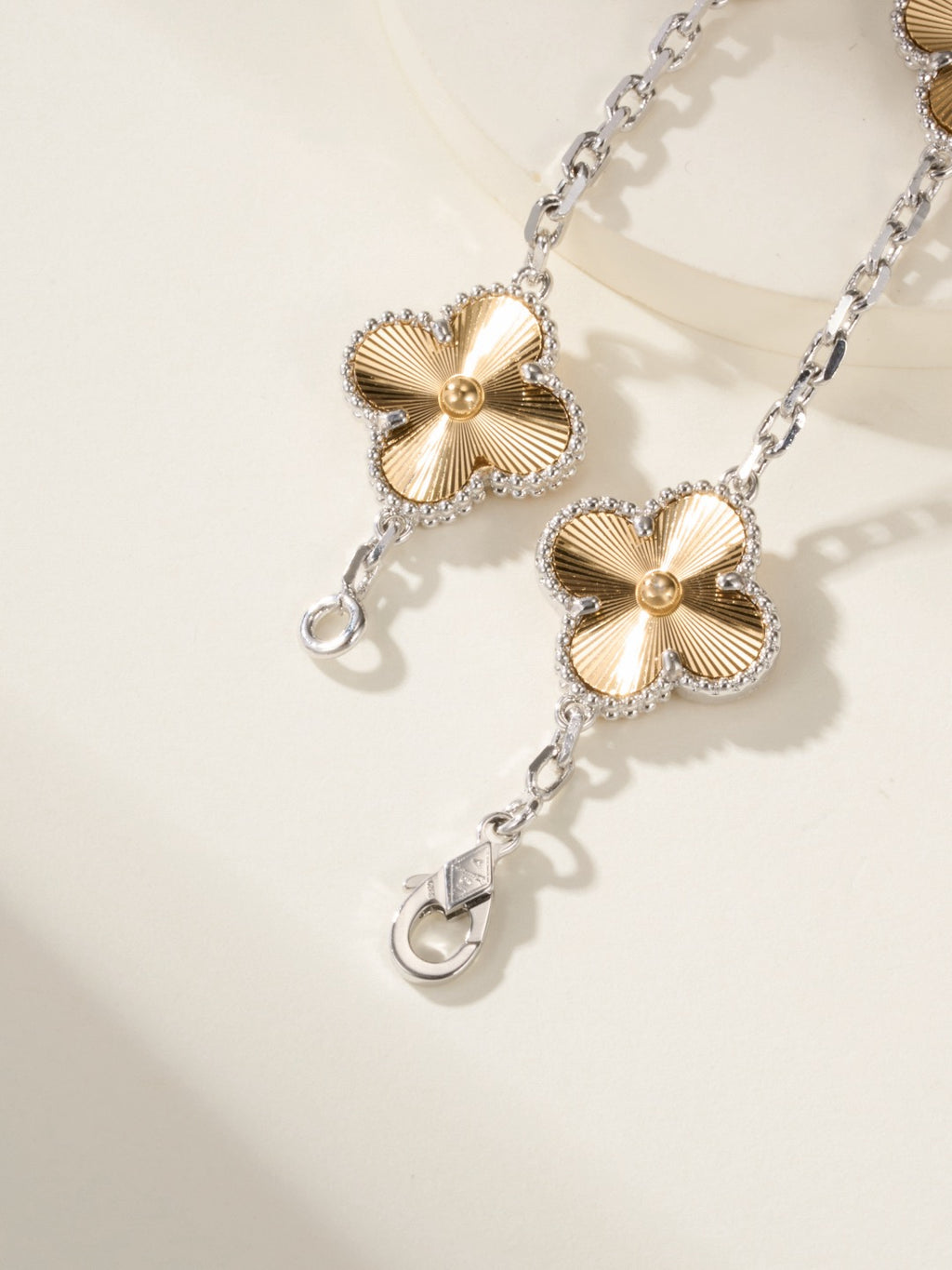 Vca bracelet