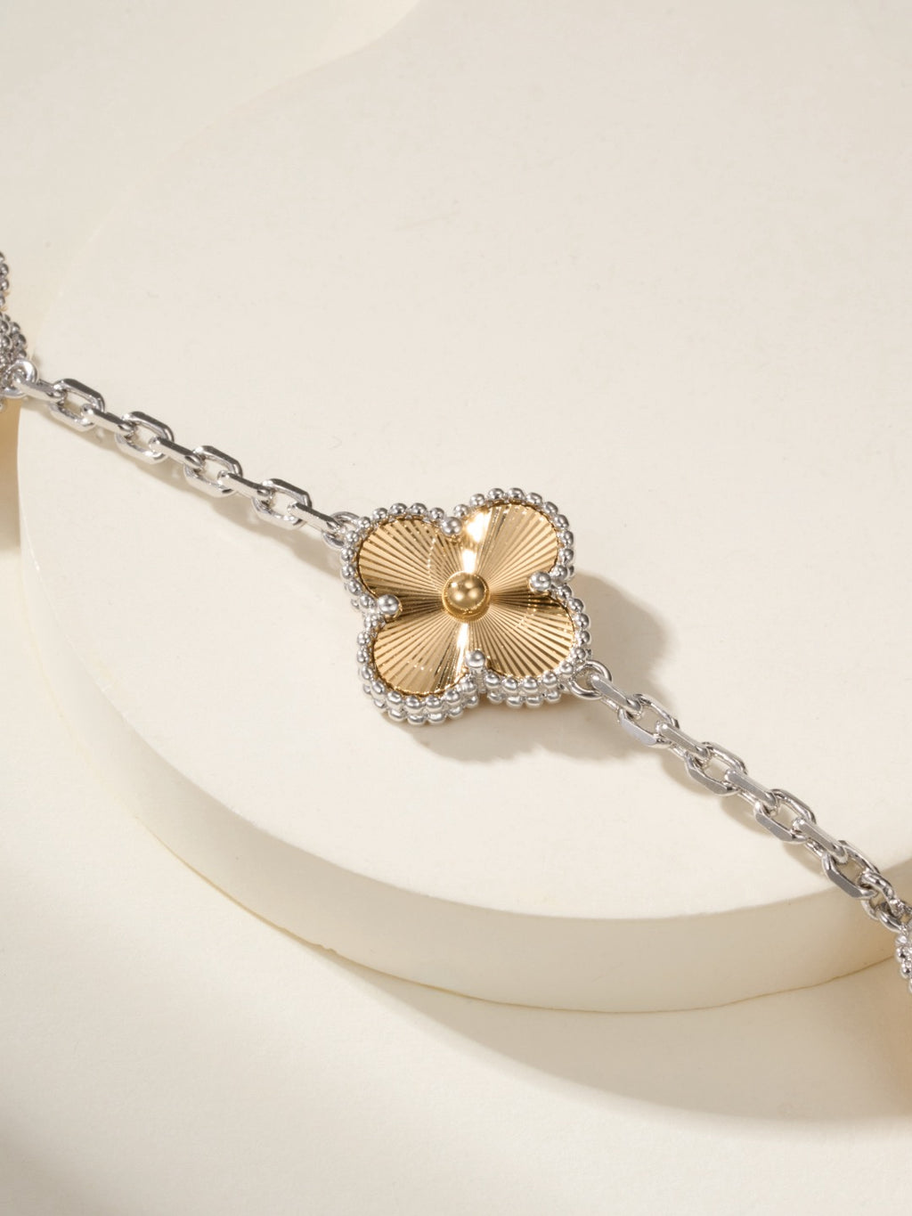 Vca bracelet