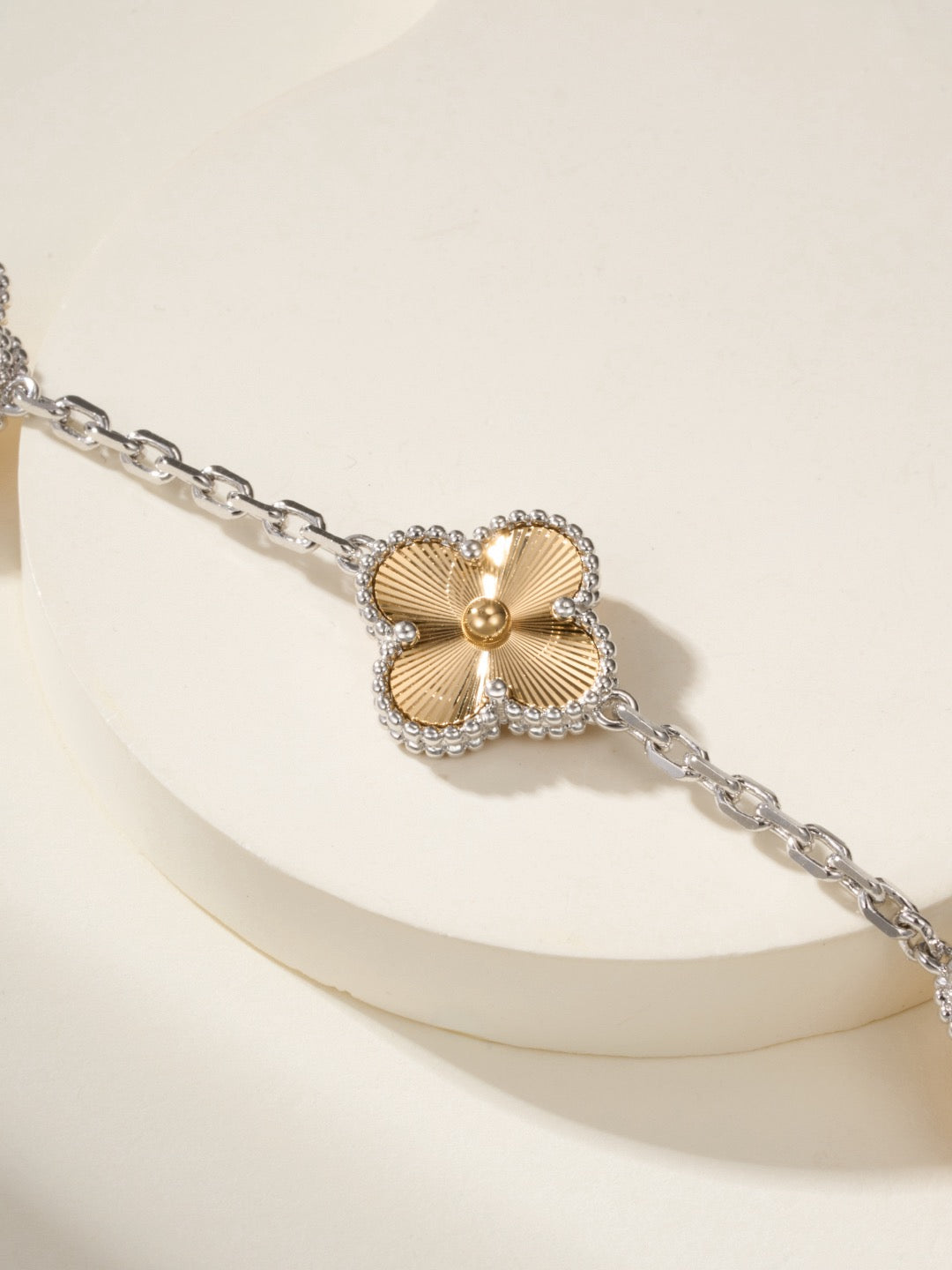 Vca bracelet