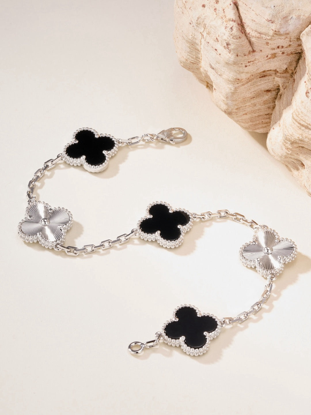 Vca bracelet