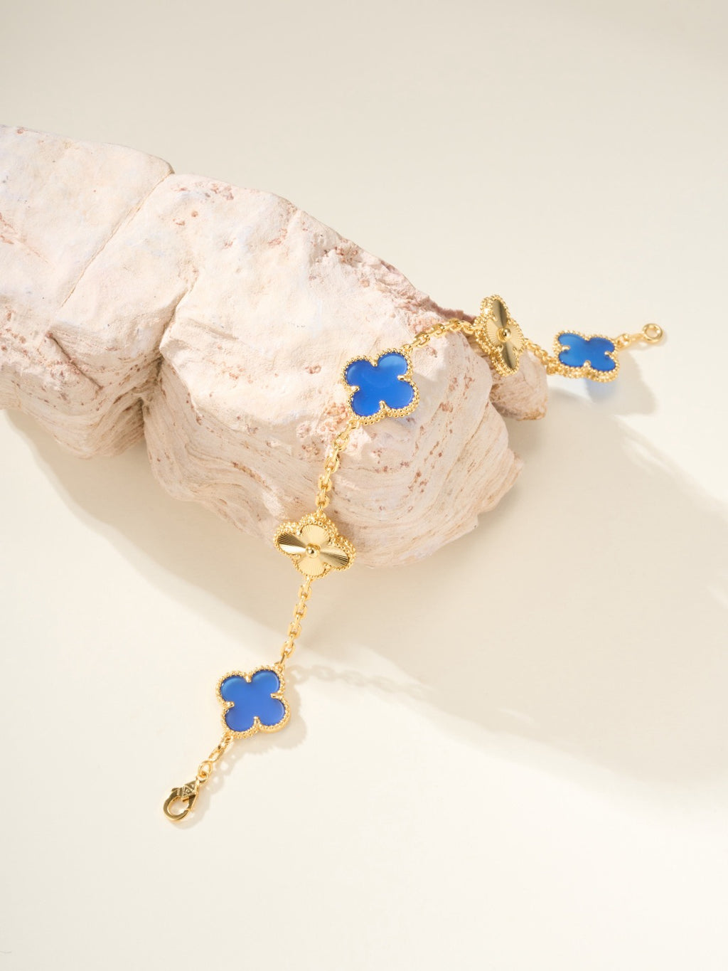 Vca bracelet