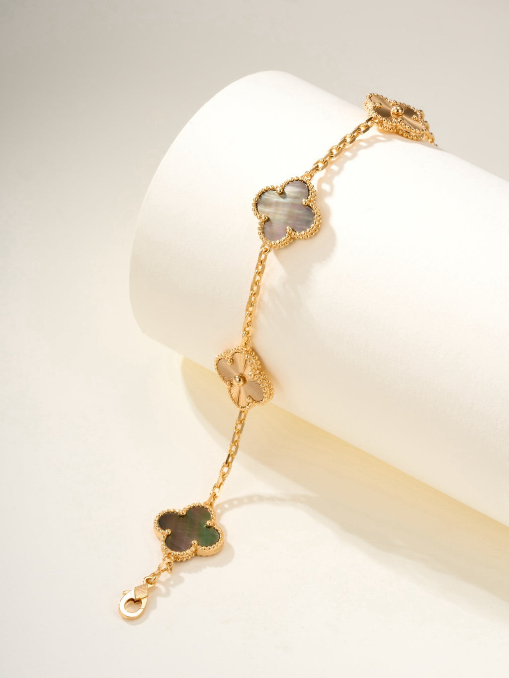 Vca bracelet