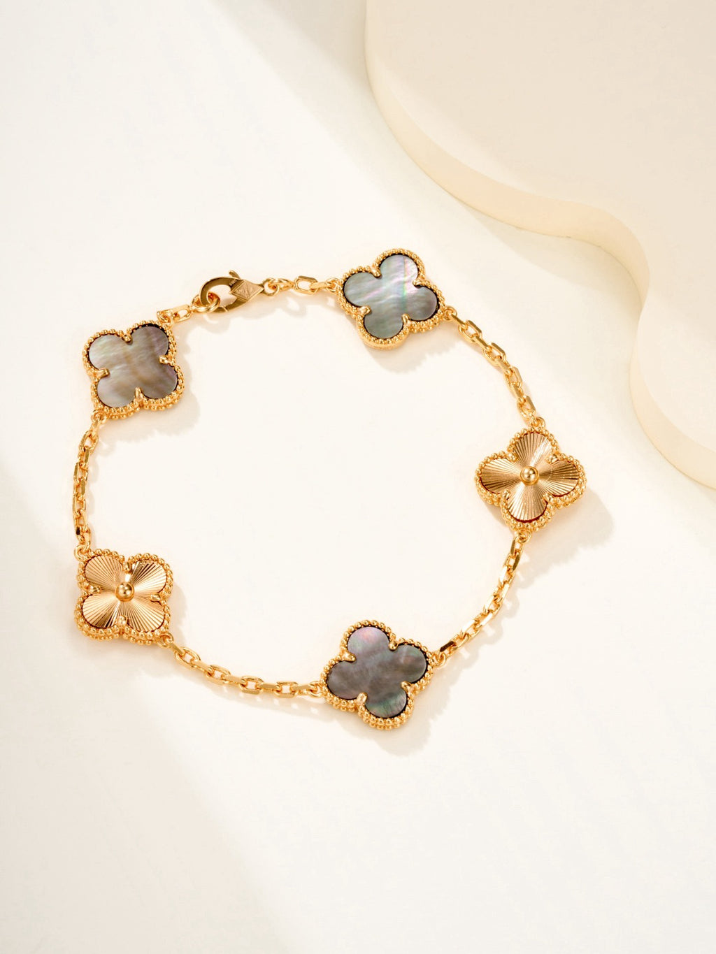 Vca bracelet