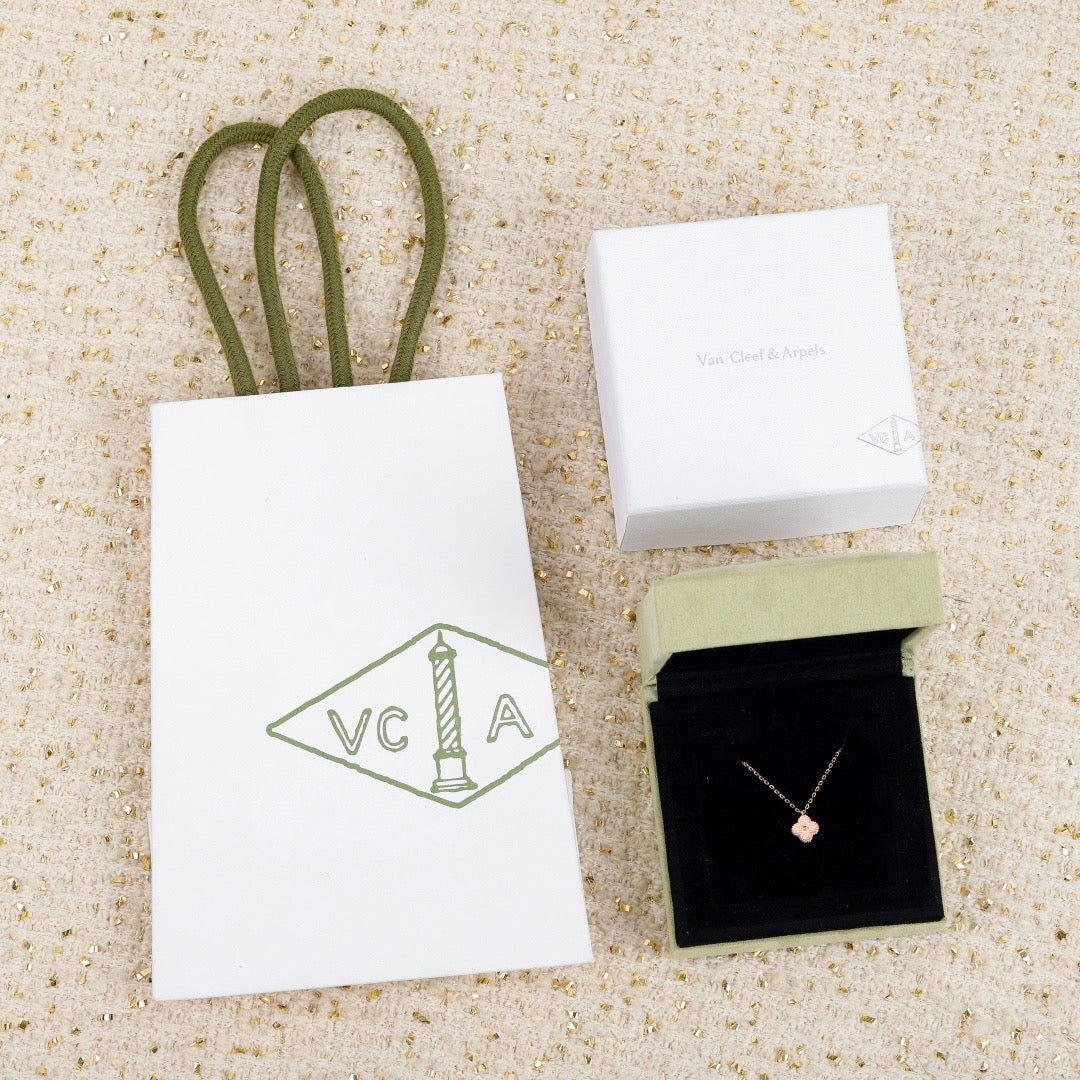 Vca necklace