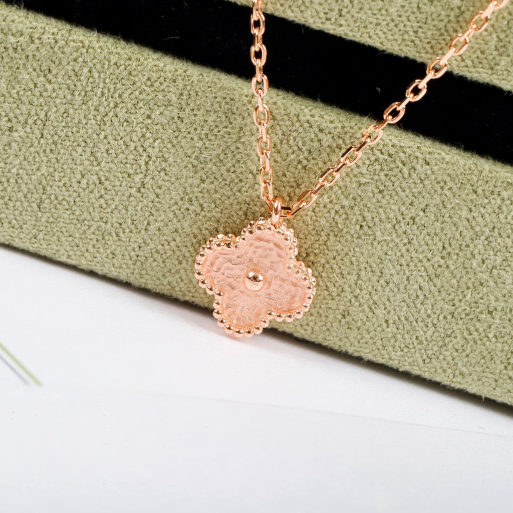 Vca necklace