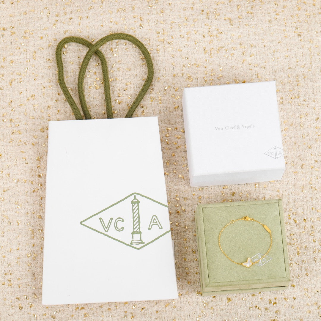 Vca necklace