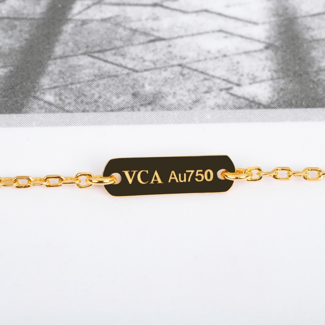 Vca necklace