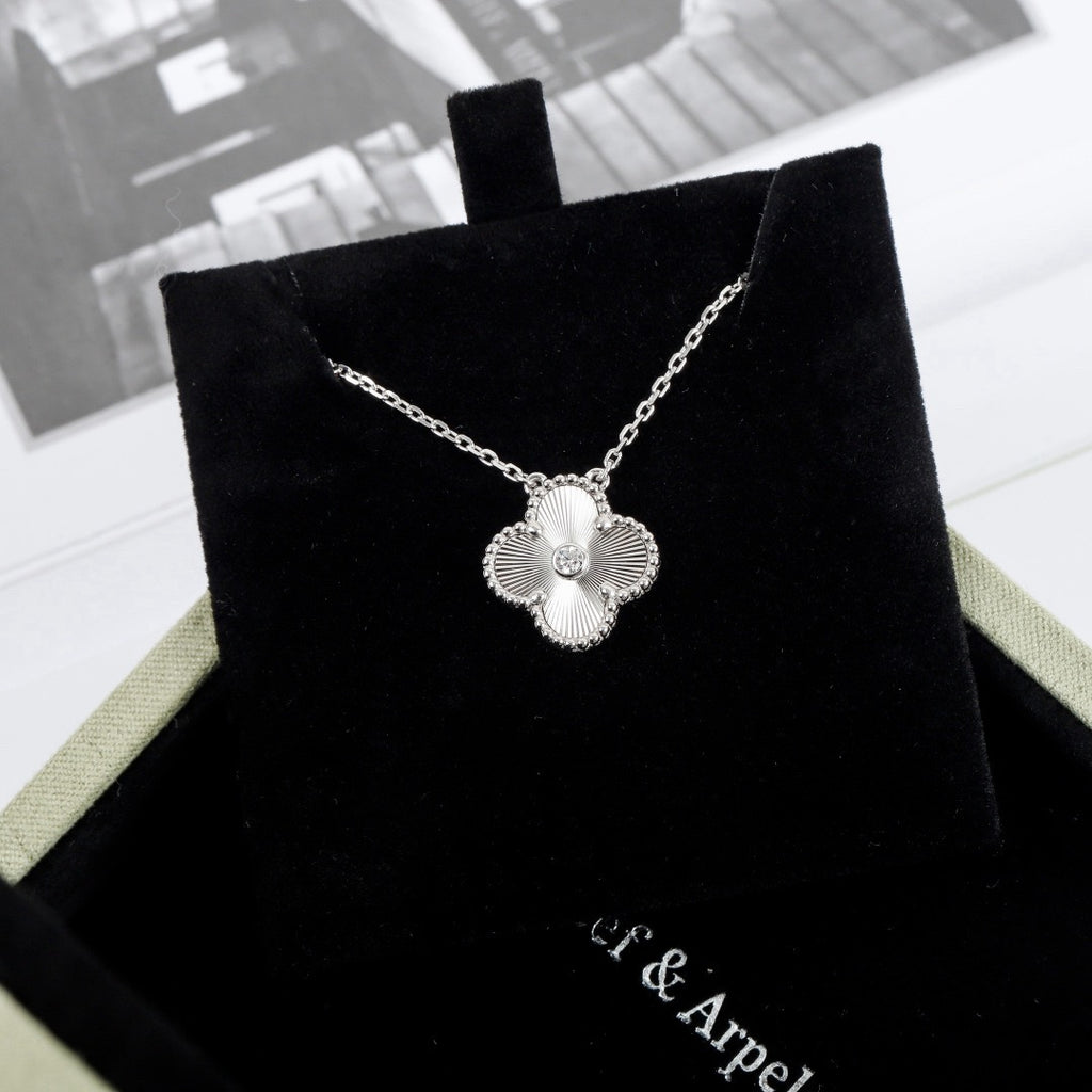 Vca necklace