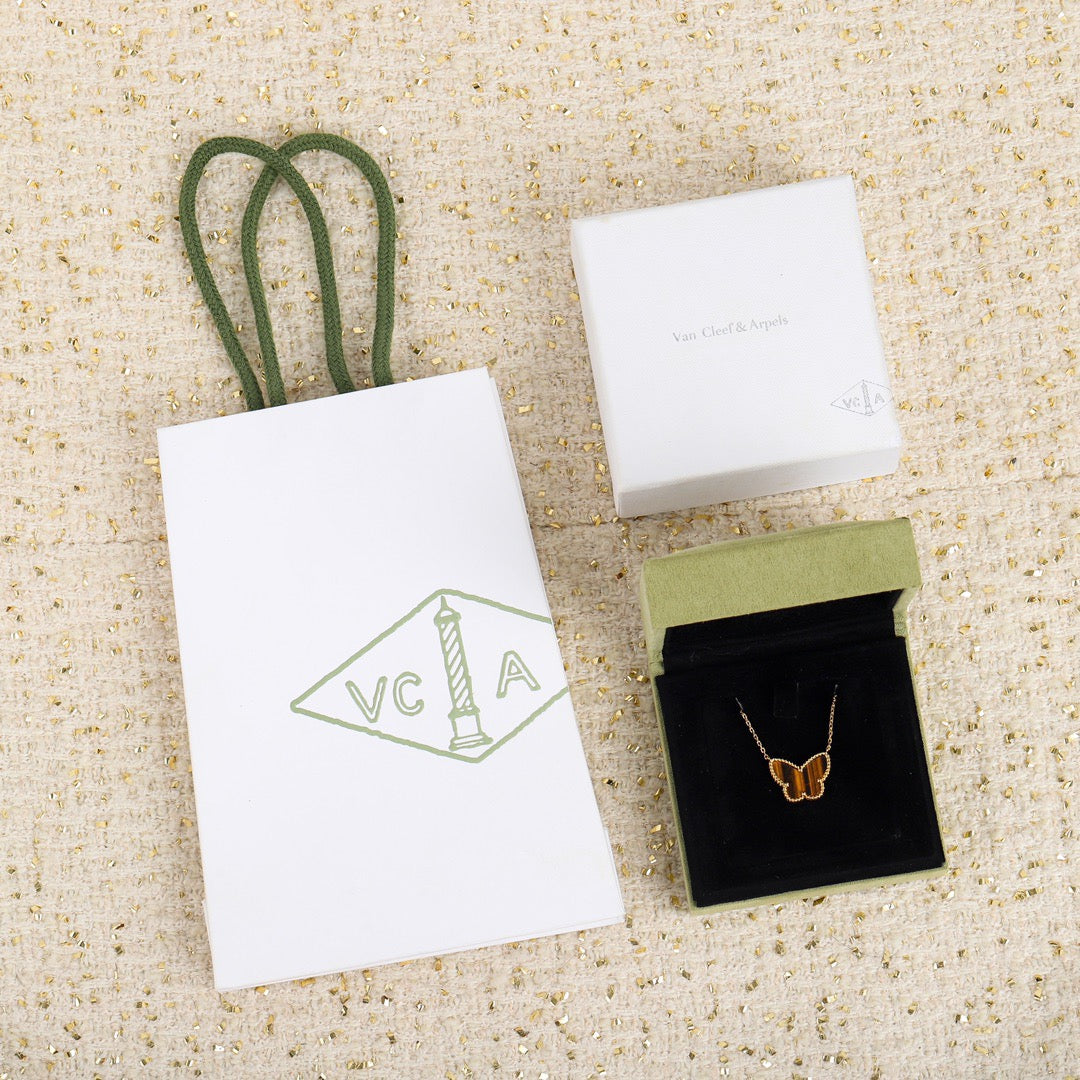 Vca necklace