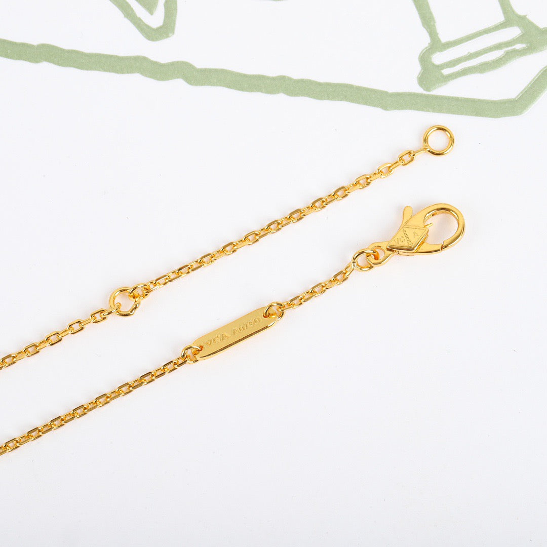 Vca necklace