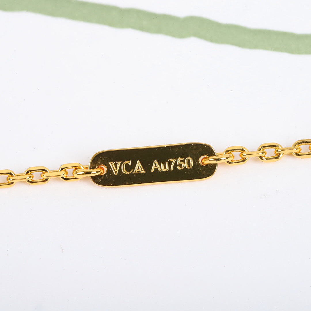 Vca necklace