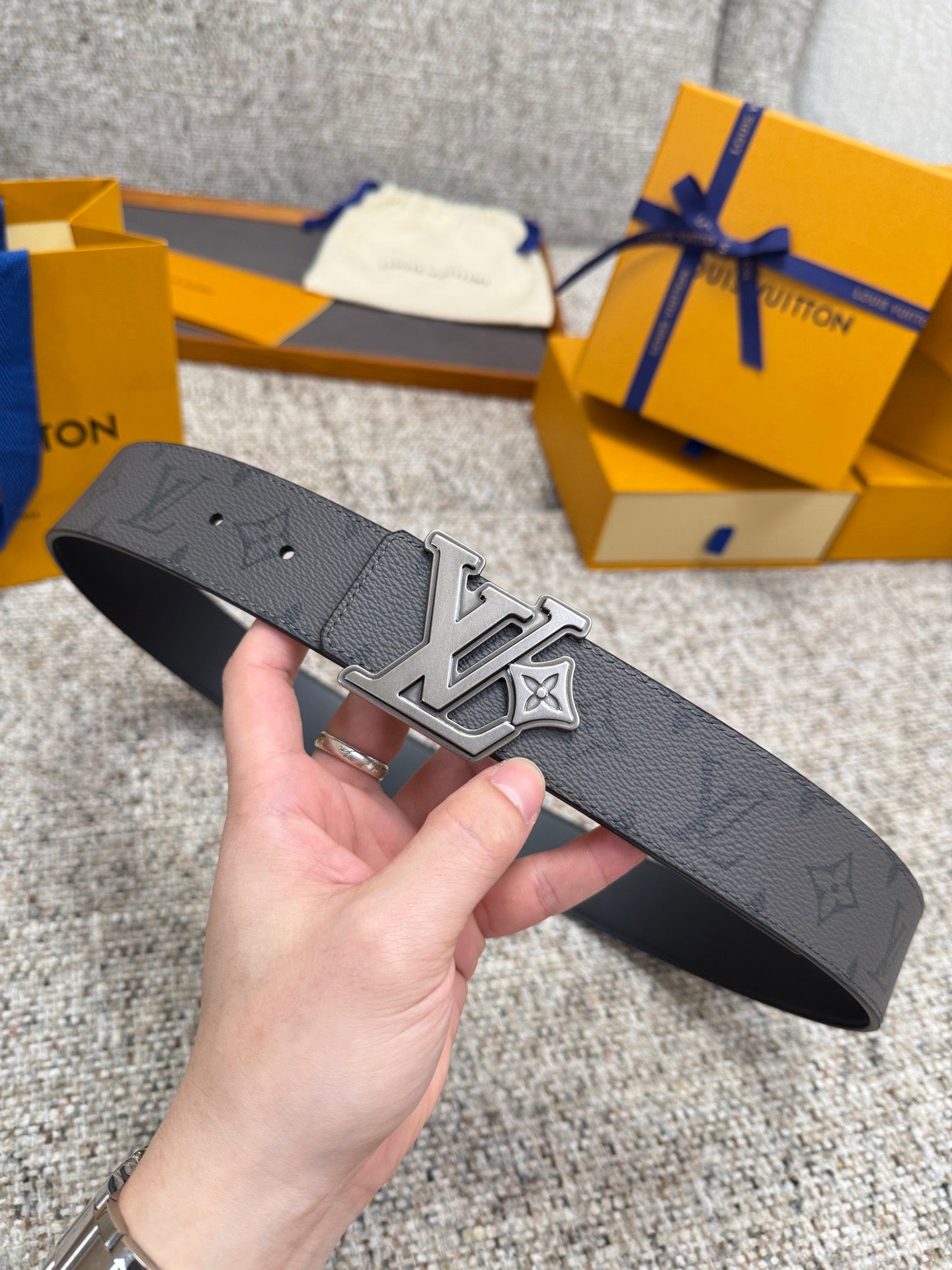 Lv belt