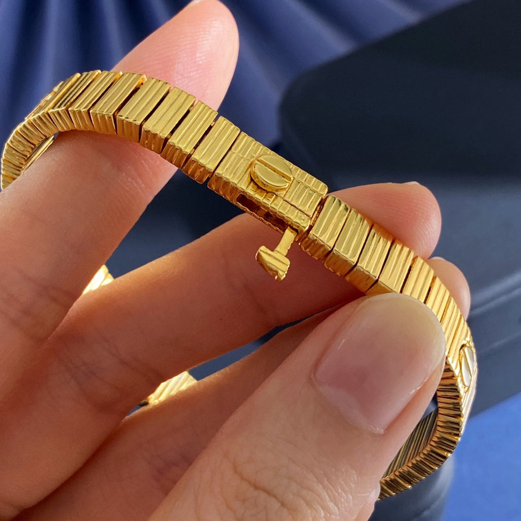 Ca bracelet