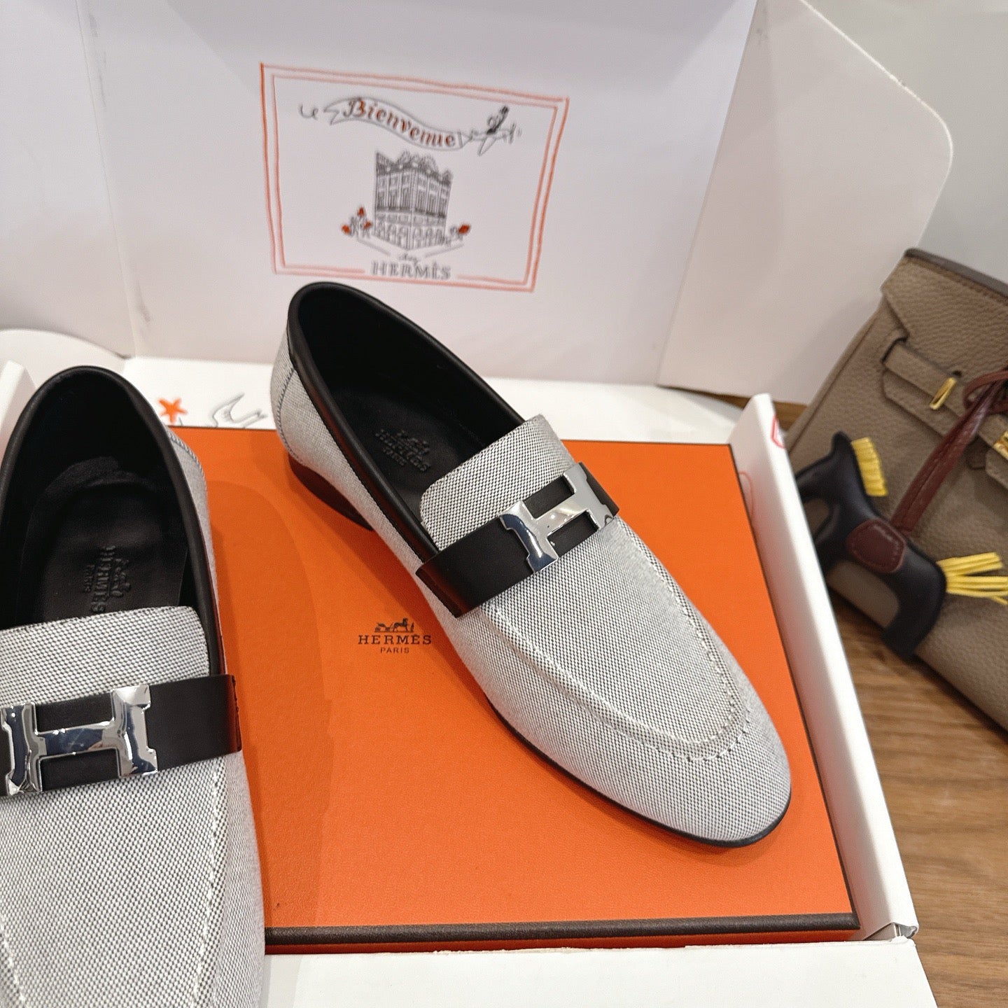 H shoes