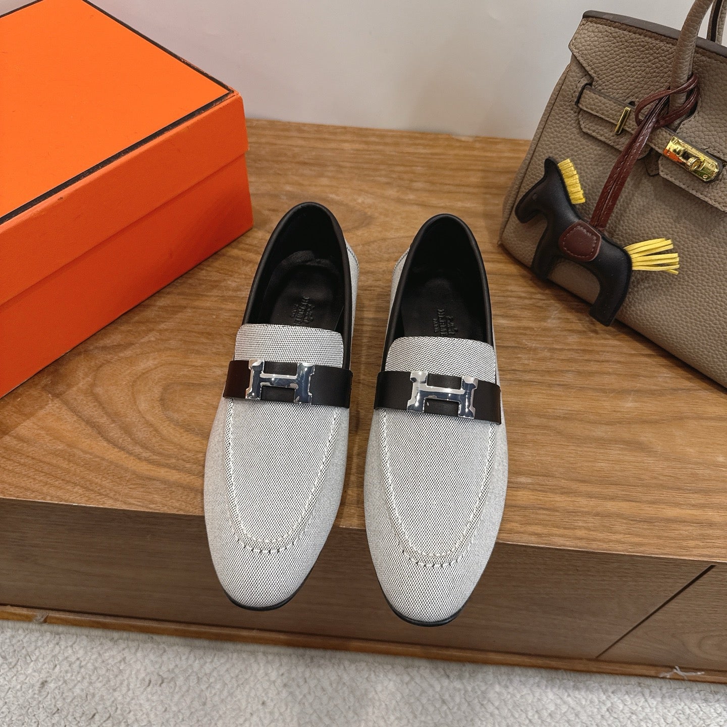 H shoes