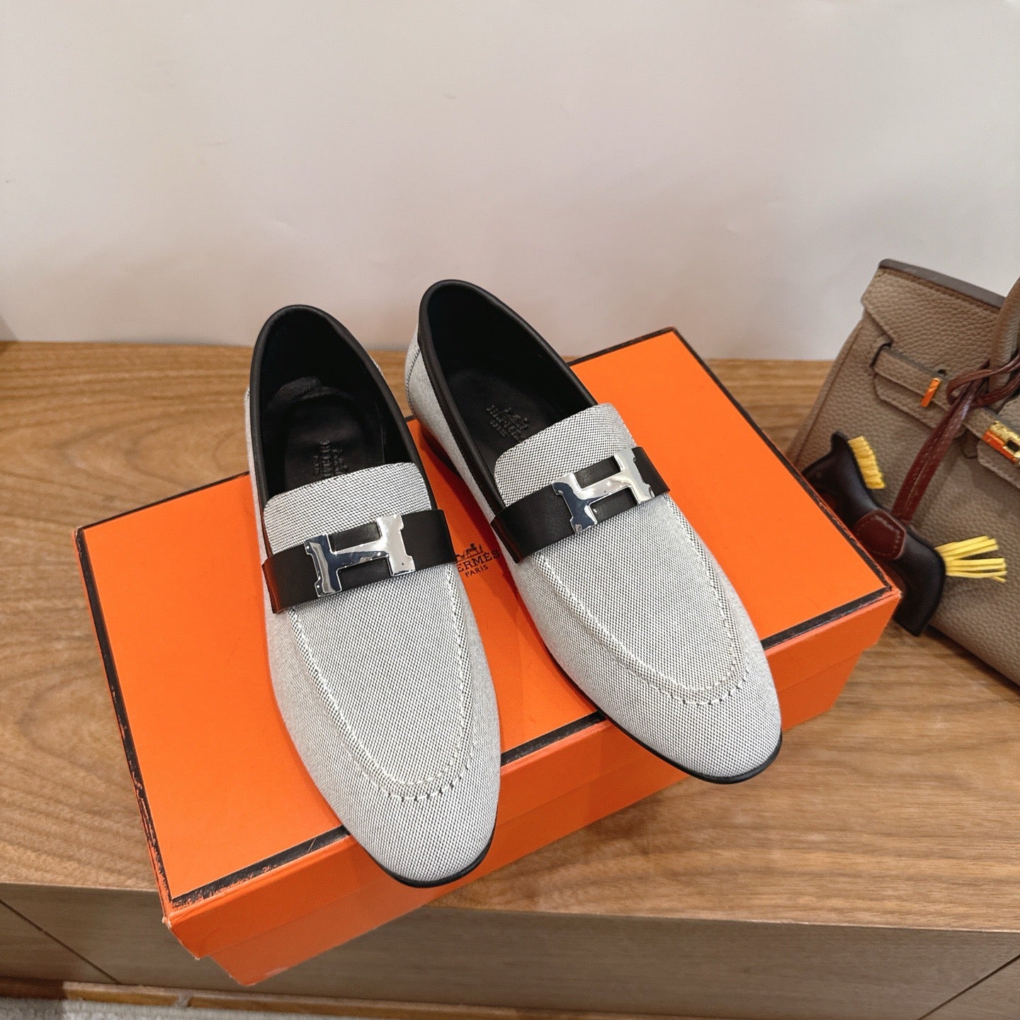 H shoes
