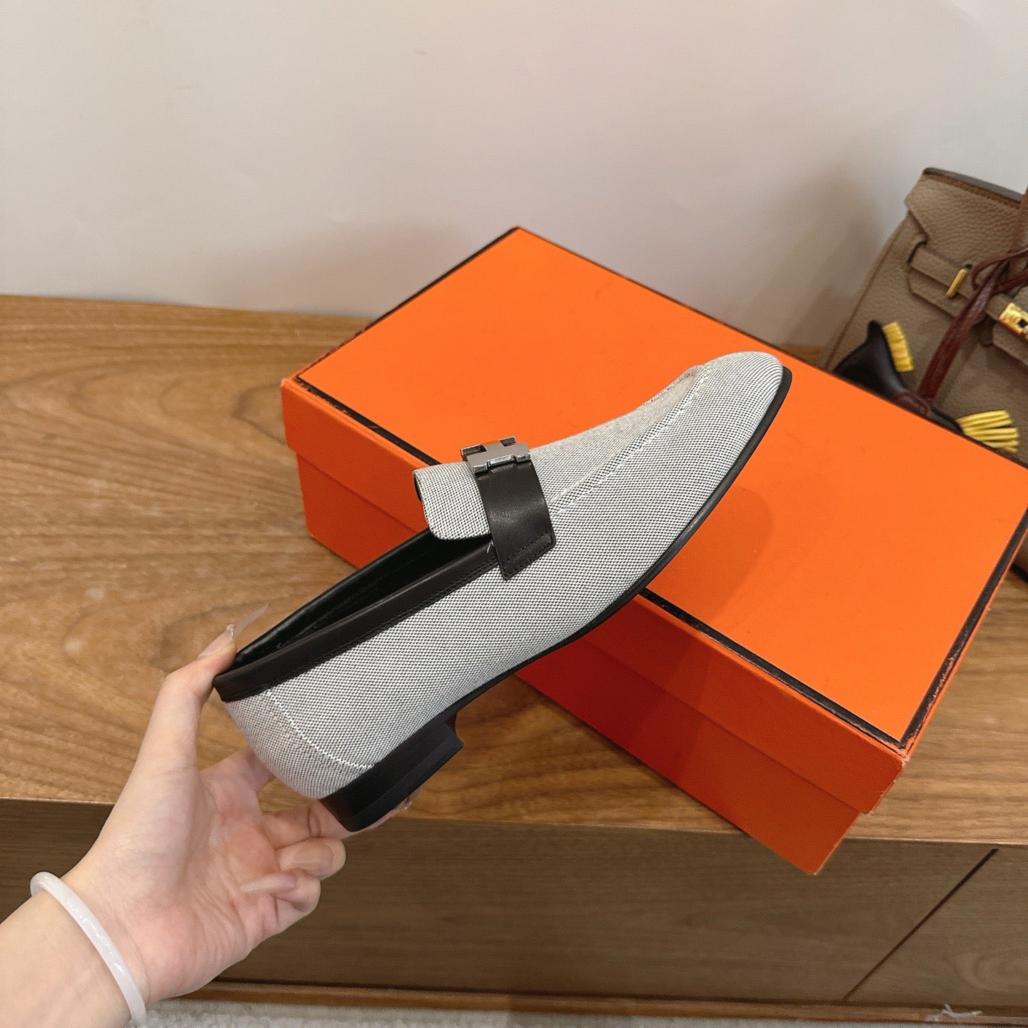 H shoes