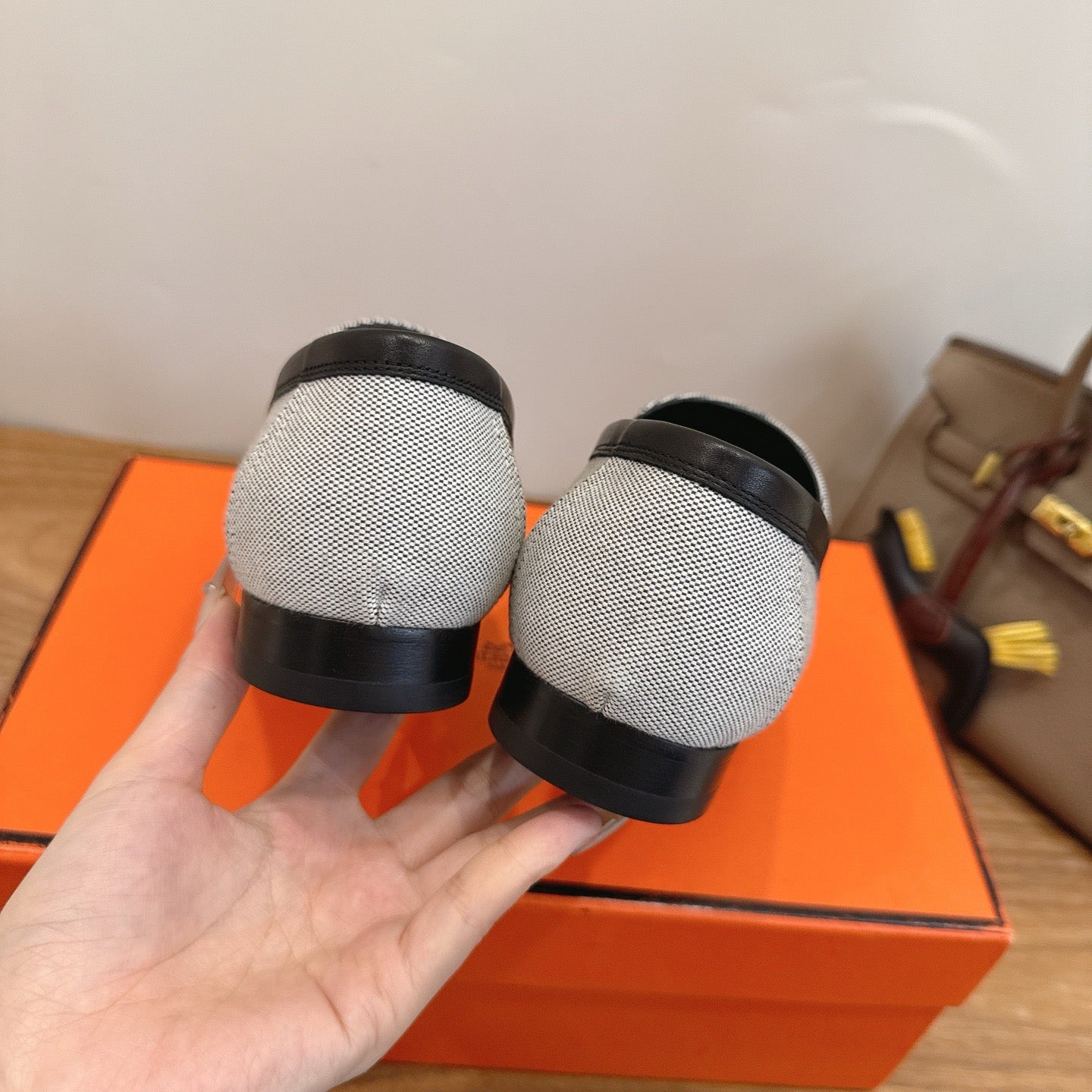 H shoes