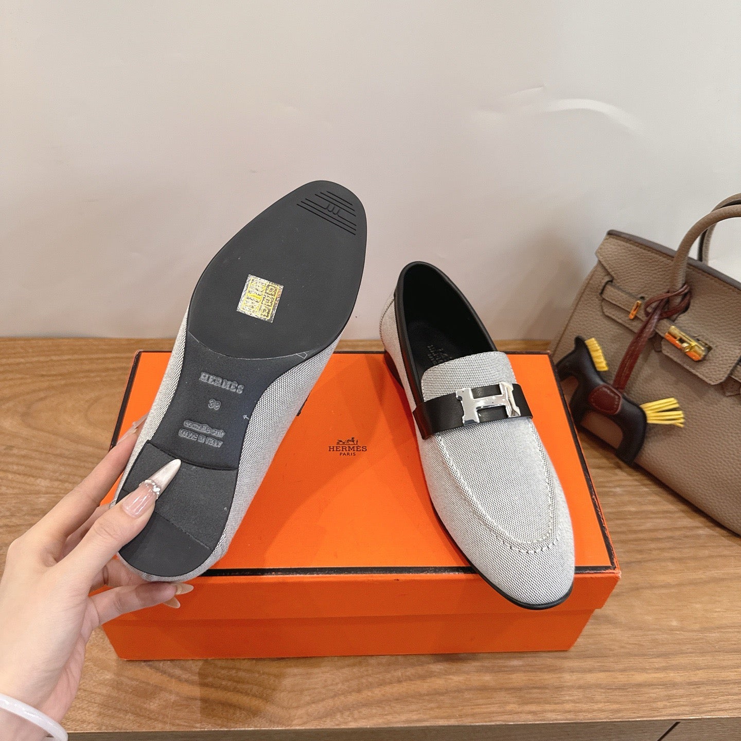 H shoes