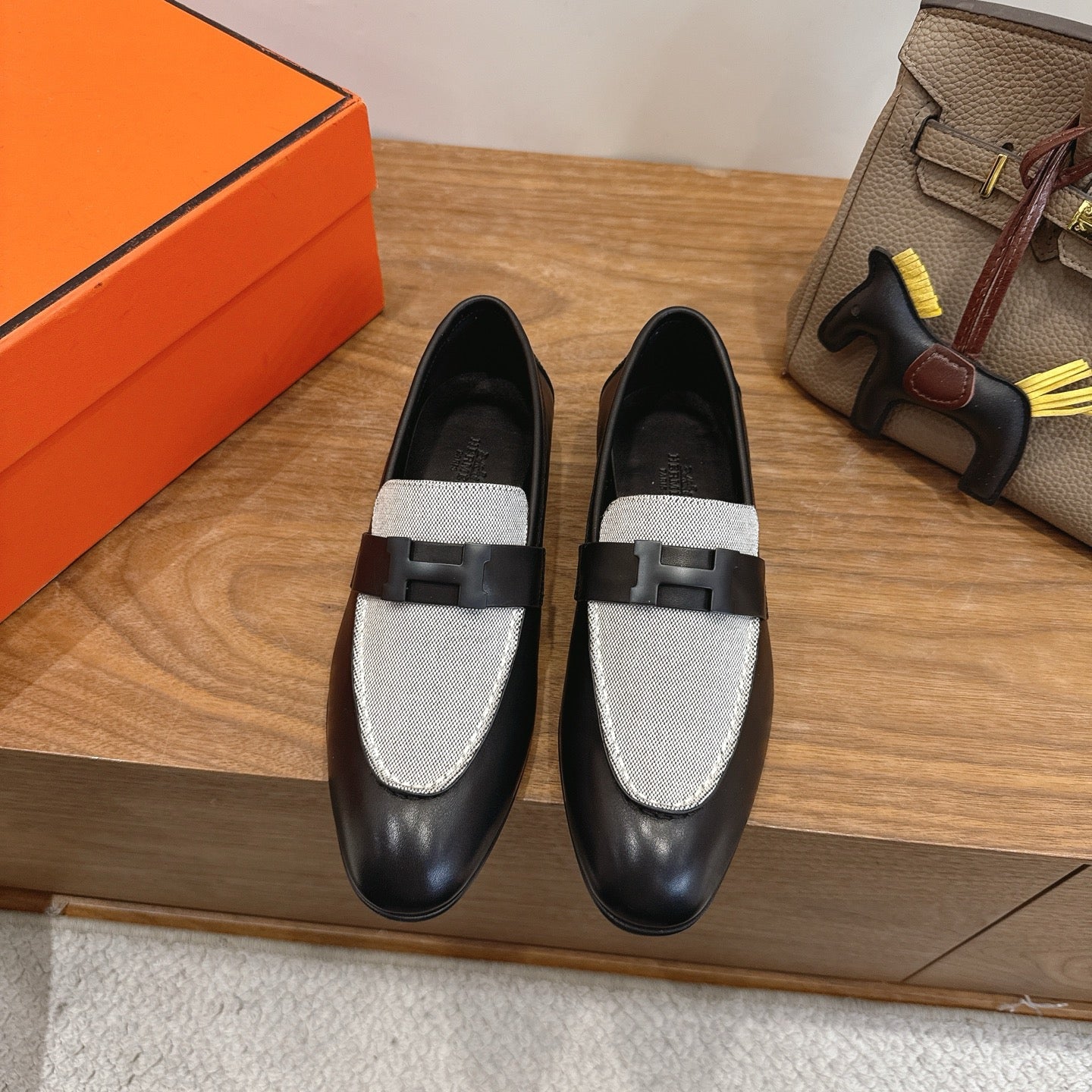 H shoes