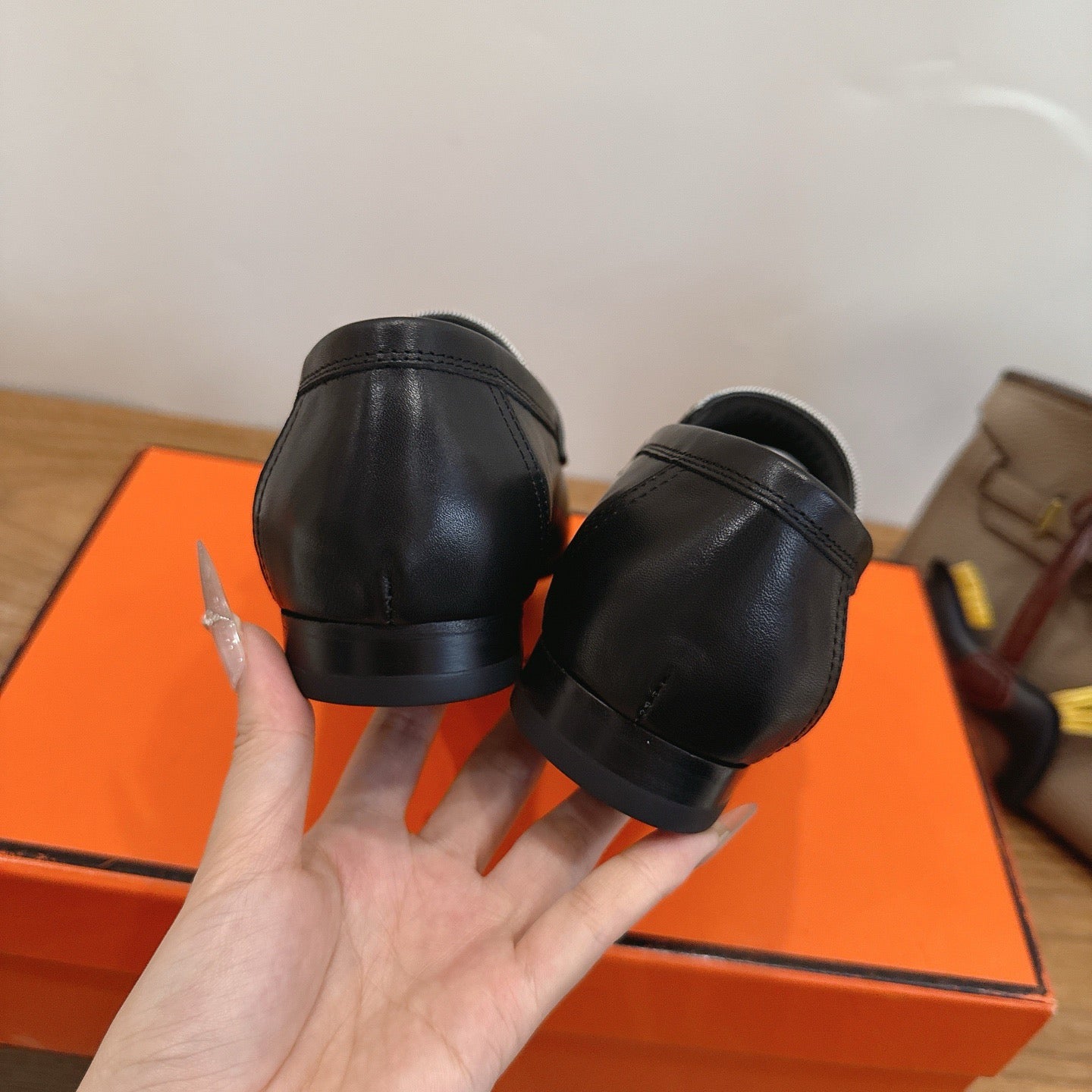H shoes